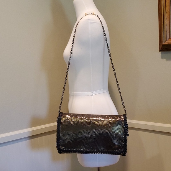 Tarnish like new clutch - Picture 2 of 8